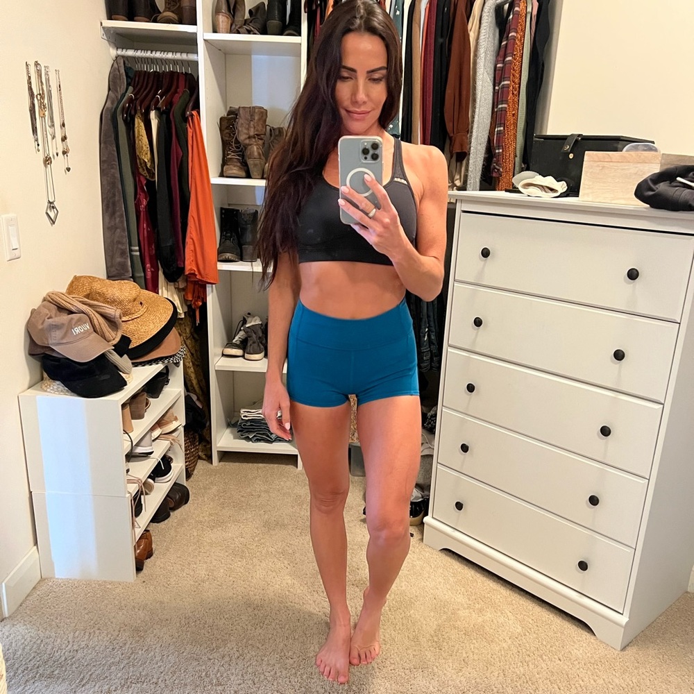 LuluLemon high waisted booty shorts size 4